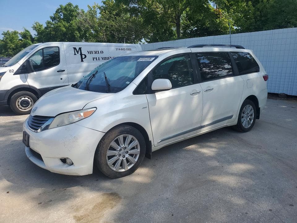 2017 TOYOTA SIENNA XLE 7-PASSENGER