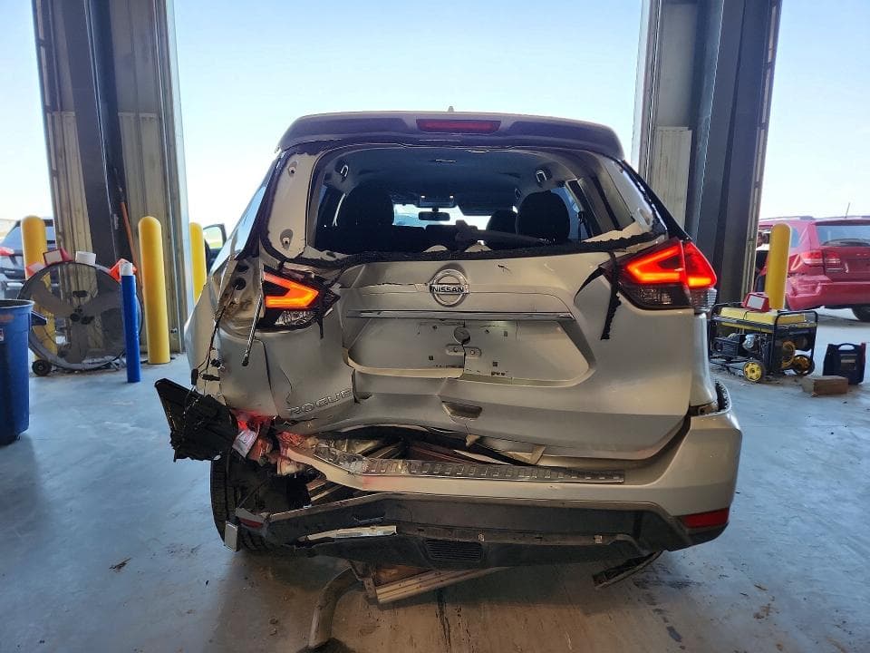 2017 NISSAN ROGUE SV 6