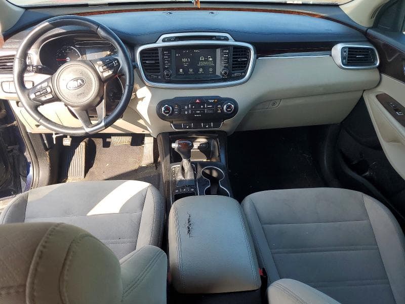 2017 KIA SORENTO LX 8