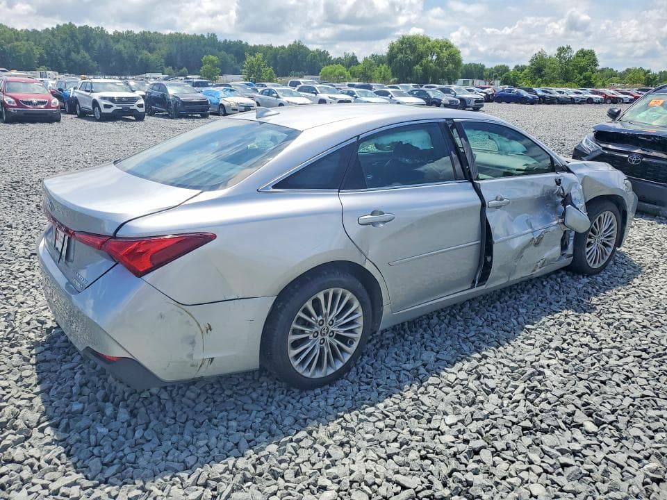 2021 TOYOTA AVALON LIMITED 3