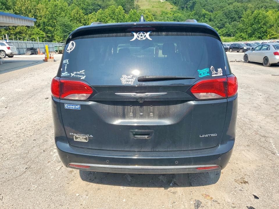 2017 CHRYSLER PACIFICA LIMITED 6