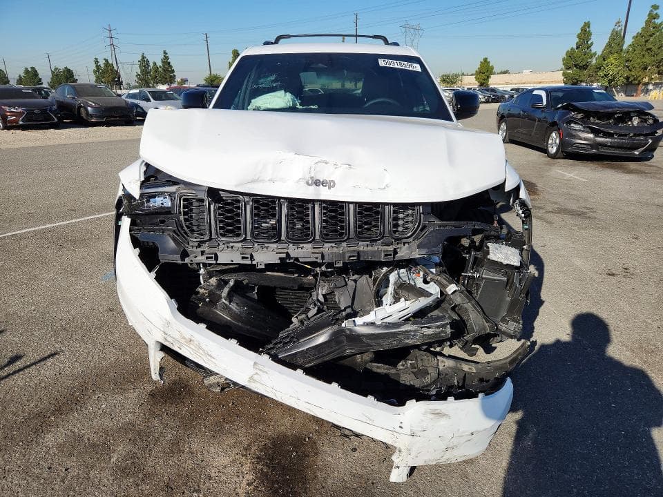 2023 JEEP GRAND CHEROKEE L LAREDO 5
