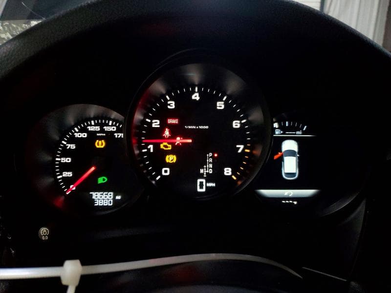 2018 PORSCHE MACAN 9