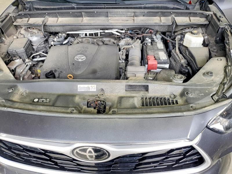 2022 TOYOTA HIGHLANDER LE 12