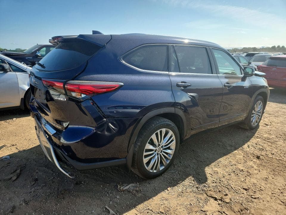 2021 TOYOTA HIGHLANDER HYBRID PLATINUM 3