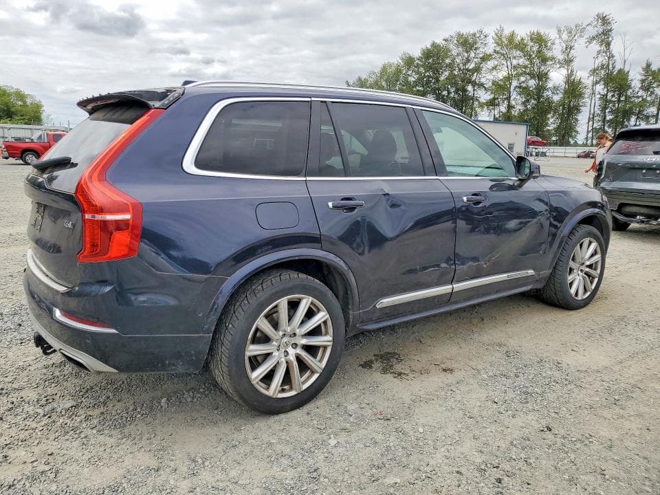 2017 VOLVO XC90 T6 3