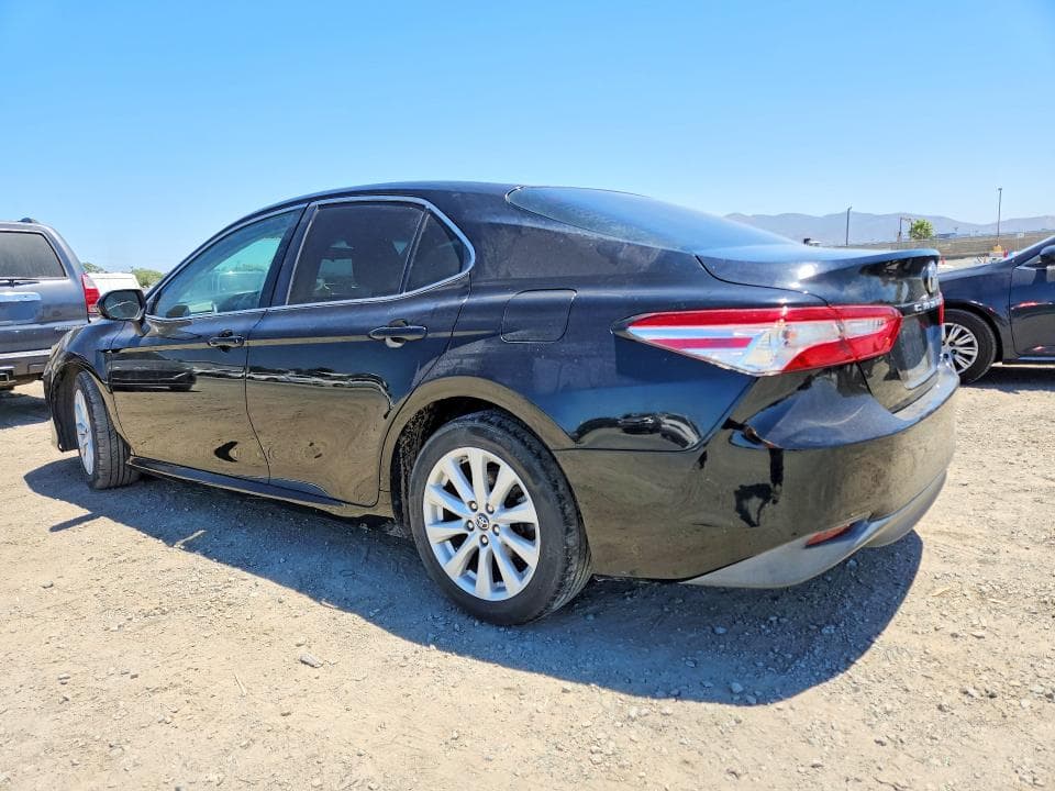 2018 TOYOTA CAMRY LE 2