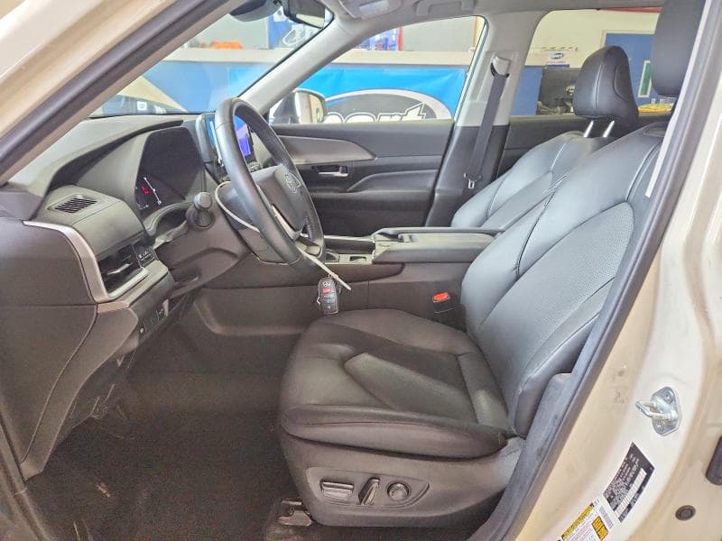 2024 TOYOTA GRAND HIGHLANDER XLE 7