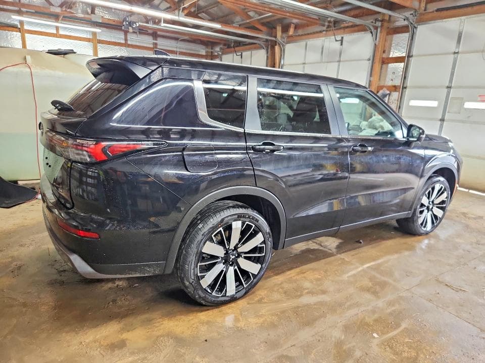 2026 MITSUBISHI OUTLANDER SE 3