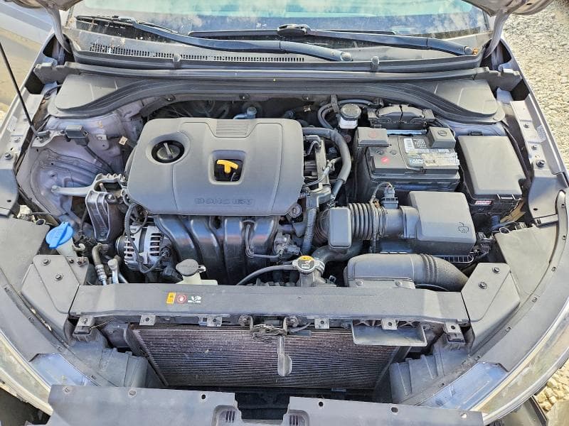 2020 HYUNDAI ELANTRA SE 11