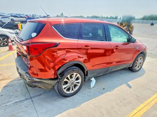 2019 FORD ESCAPE SE 3