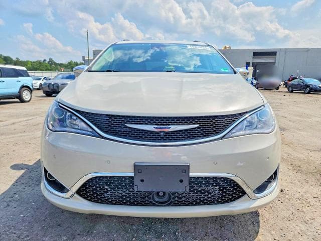 2017 CHRYSLER PACIFICA LIMITED 5