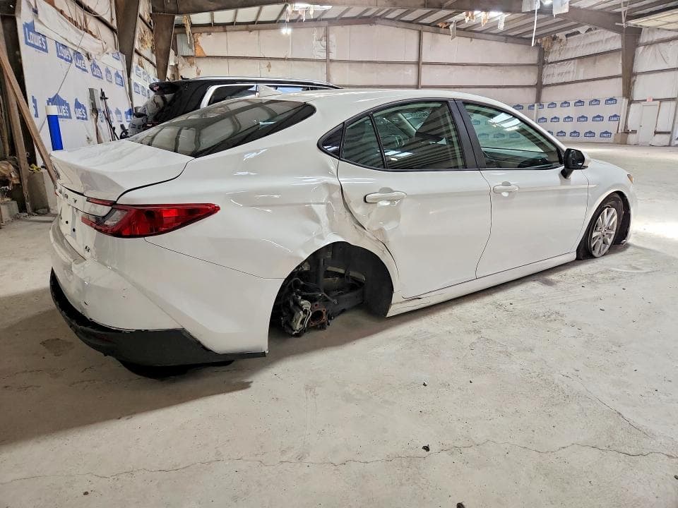 2025 TOYOTA CAMRY LE 3