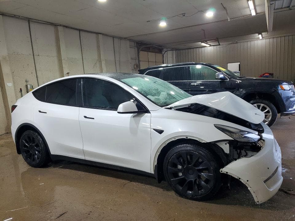 2022 TESLA MODEL Y 4