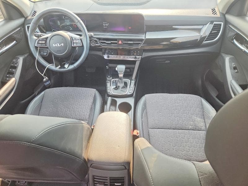 2025 KIA SELTOS S 8