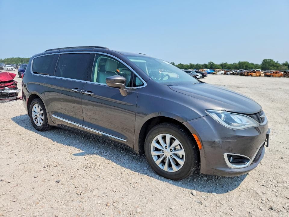 2017 CHRYSLER PACIFICA TOURING L 4