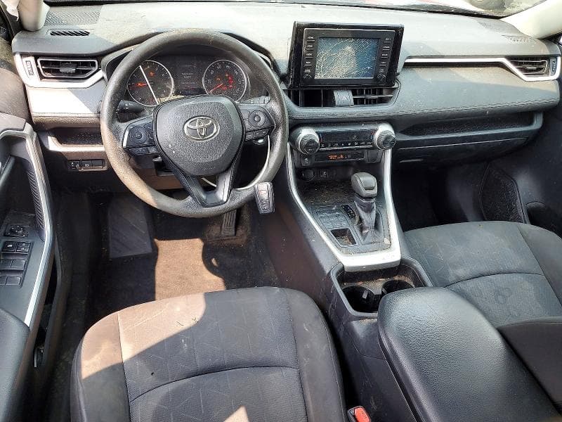 2019 TOYOTA RAV4 XLE 8