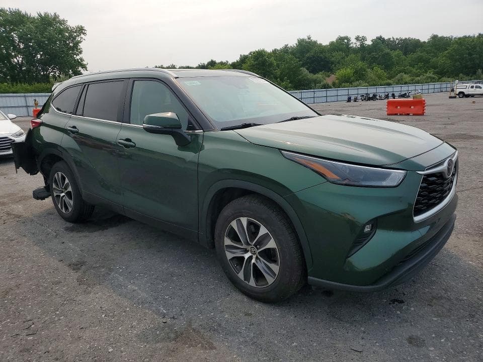 2023 TOYOTA HIGHLANDER XLE 4