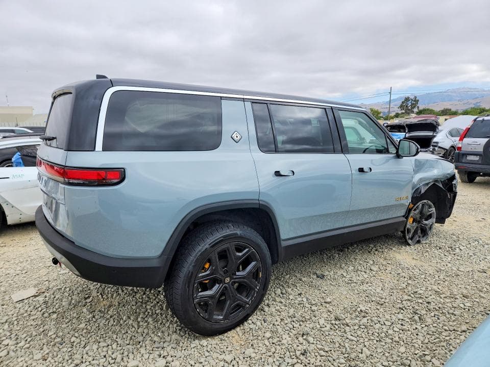 2023 RIVIAN R1S LAUNCH EDITION 3