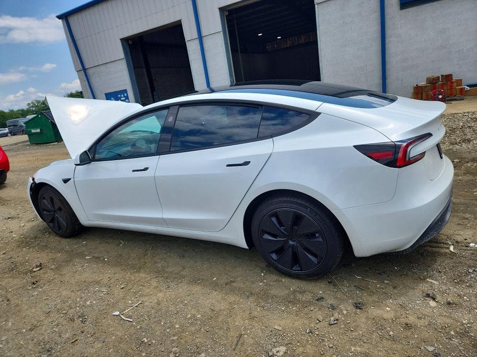 2026 TESLA MODEL 3 2