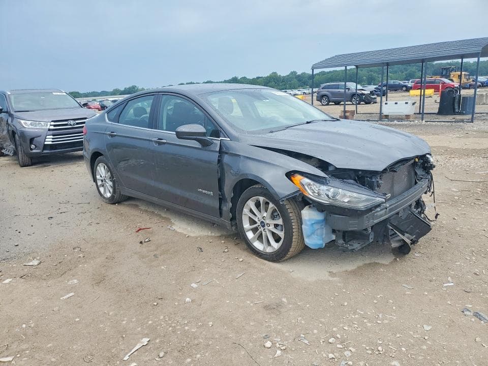 2019 FORD FUSION SE 4
