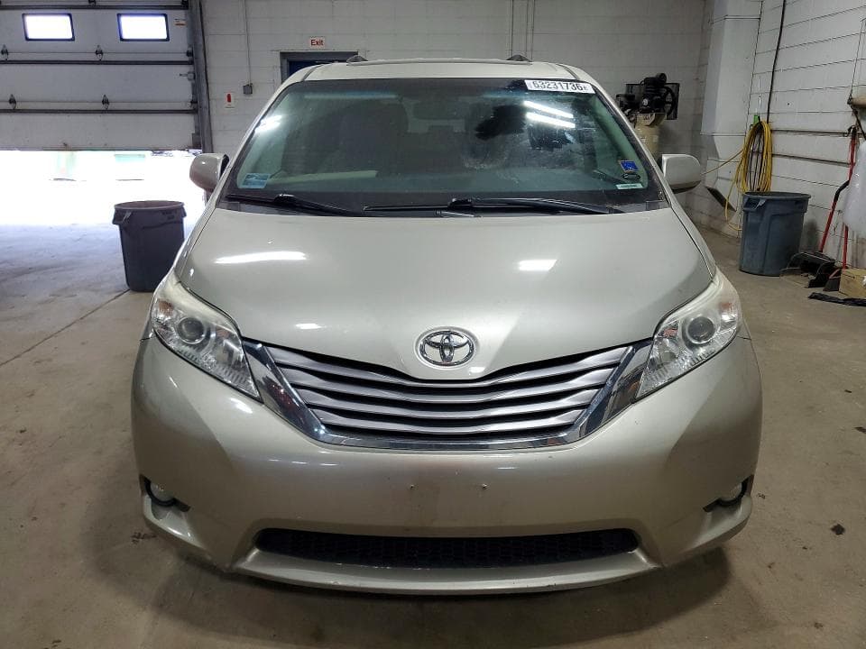 2017 TOYOTA SIENNA XLE 8-PASSENGER 5