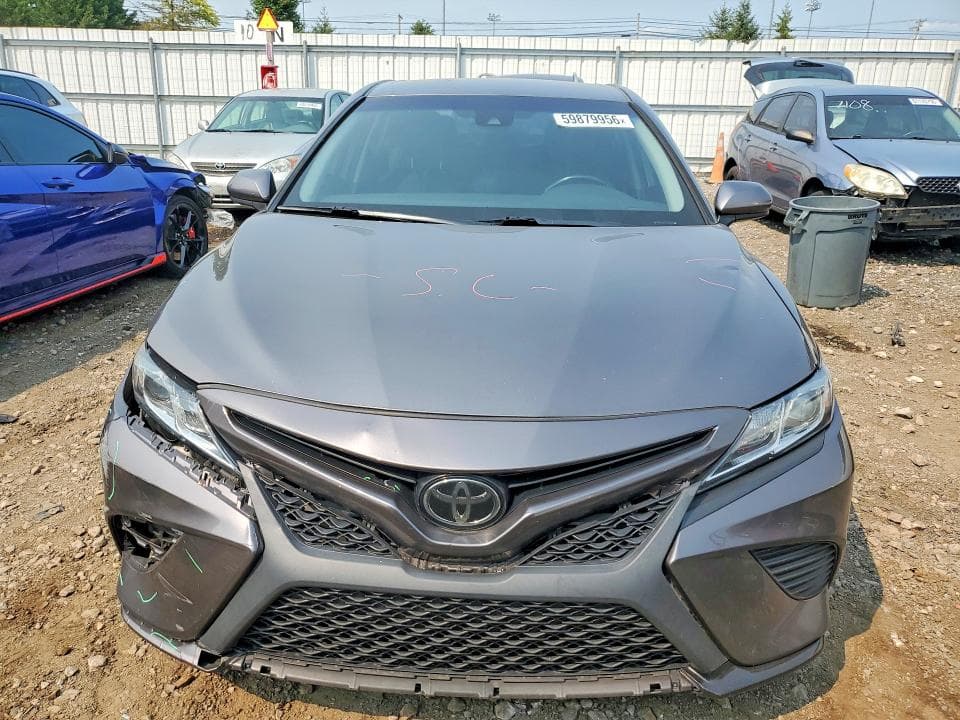 2020 TOYOTA CAMRY SE 5