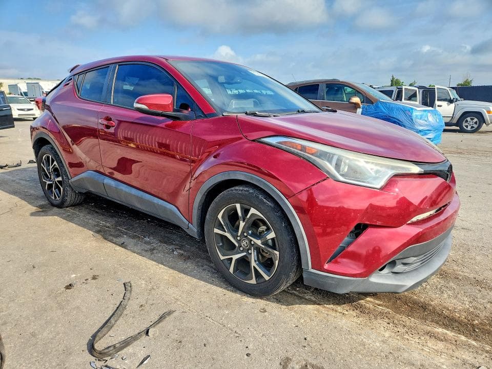 2019 TOYOTA C-HR XLE 4