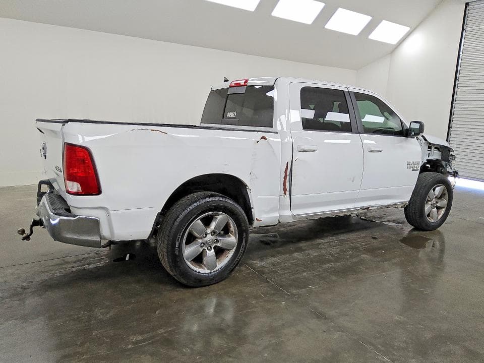2019 RAM 1500 CLASSIC SLT 3