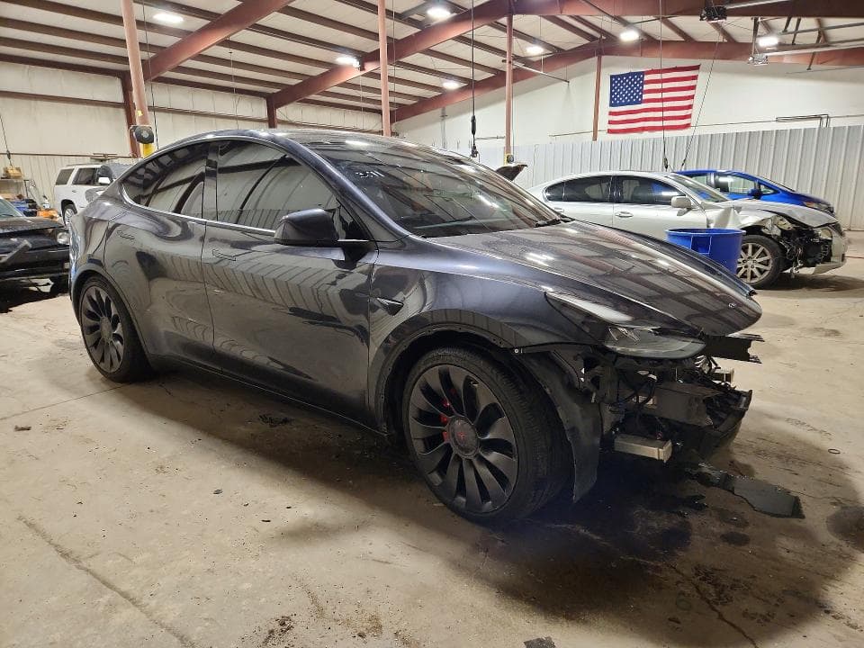 2024 TESLA MODEL Y 4