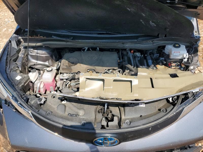 2022 TOYOTA SIENNA XLE 12
