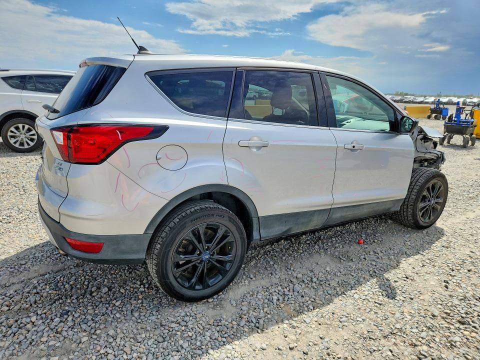 2019 FORD ESCAPE SE 3
