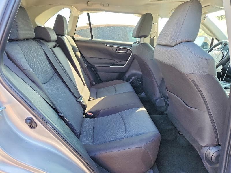 2025 TOYOTA RAV4 XLE 11