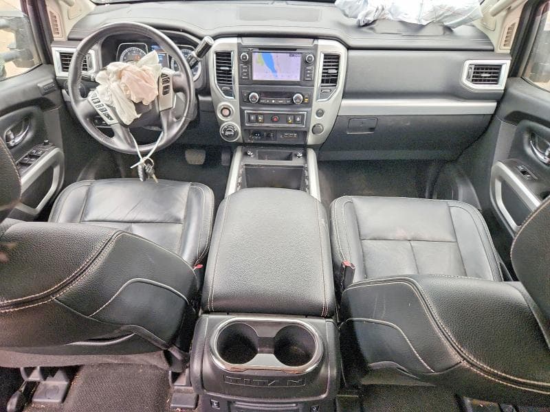 2019 NISSAN TITAN PRO-4X 8