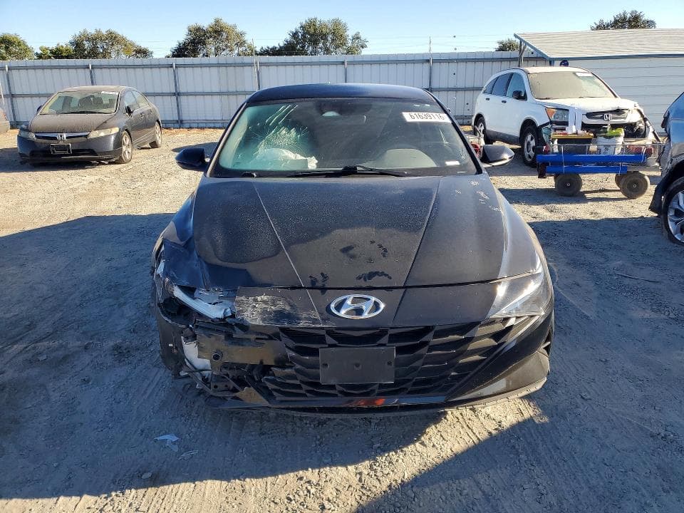 2023 HYUNDAI ELANTRA SE 5