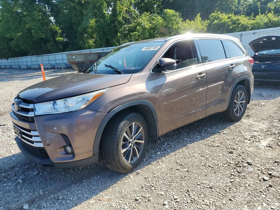 2018 TOYOTA HIGHLANDER XLE - 1