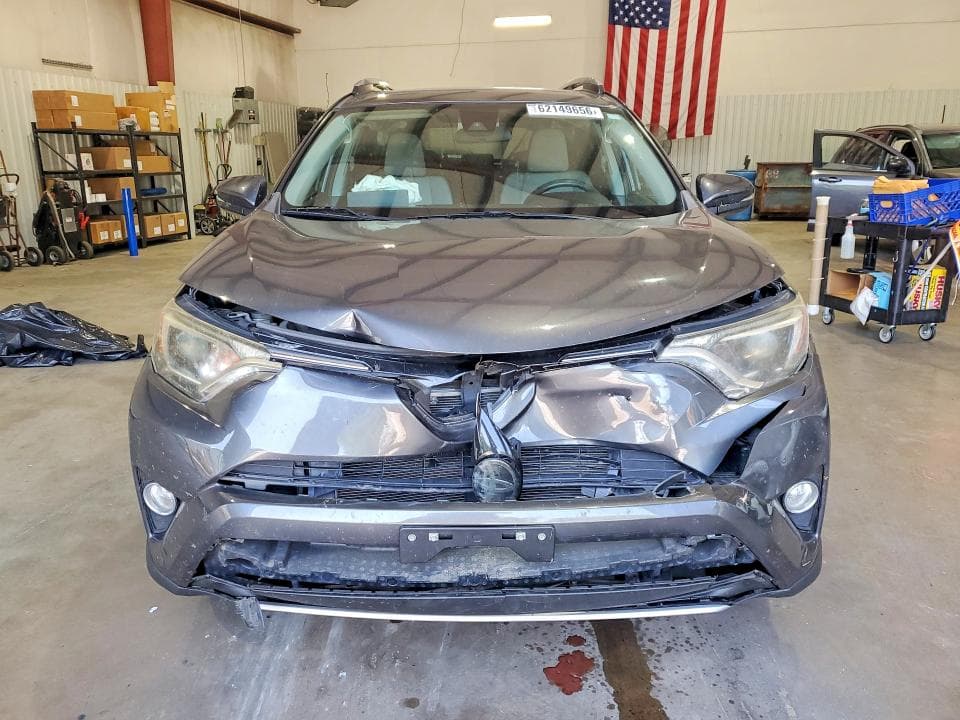 2017 TOYOTA RAV4 XLE 5