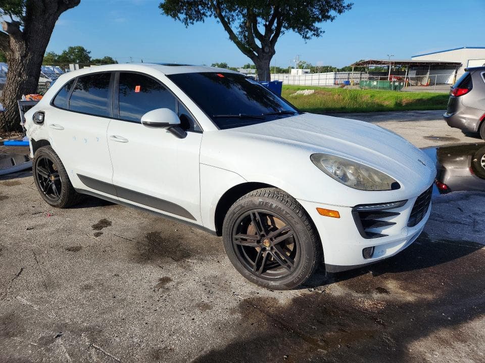 2018 PORSCHE MACAN 4