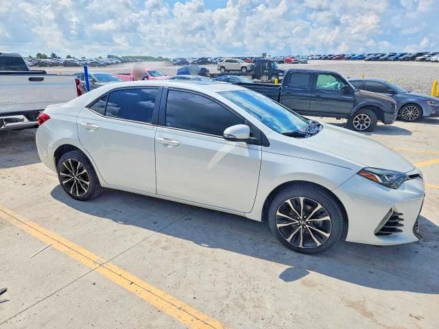 2017 TOYOTA COROLLA SE 4