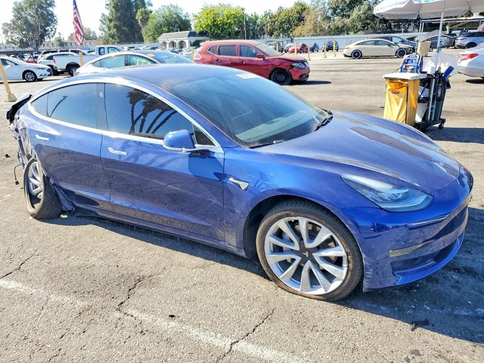 2018 TESLA MODEL 3 4