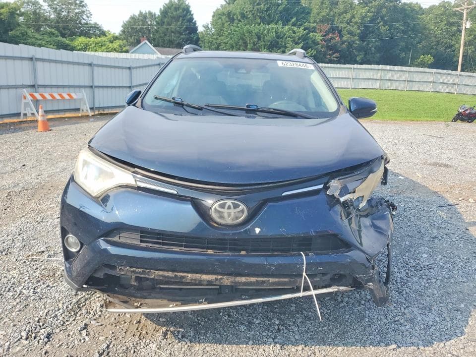 2017 TOYOTA RAV4 XLE 5