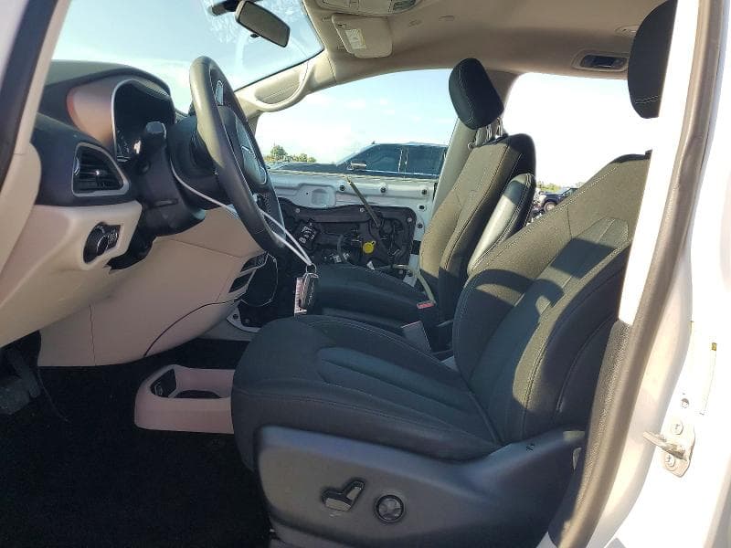 2022 CHRYSLER VOYAGER LX 7