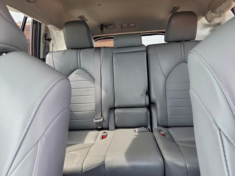 2022 TOYOTA HIGHLANDER XLE 10