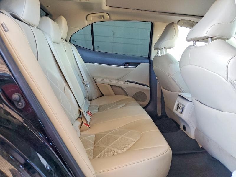 2019 TOYOTA CAMRY XLE 10