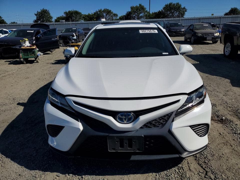 2019 TOYOTA CAMRY HYBRID SE 5