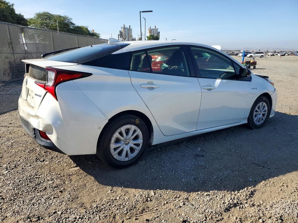 2019 TOYOTA PRIUS LE 3