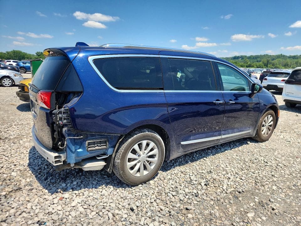 2018 CHRYSLER PACIFICA TOURING L 3