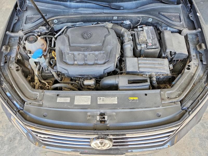 2018 VOLKSWAGEN PASSAT S 11