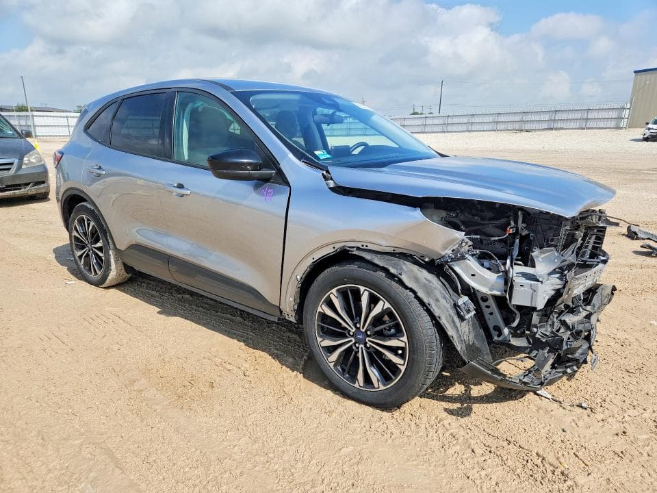 2022 FORD ESCAPE SE 4
