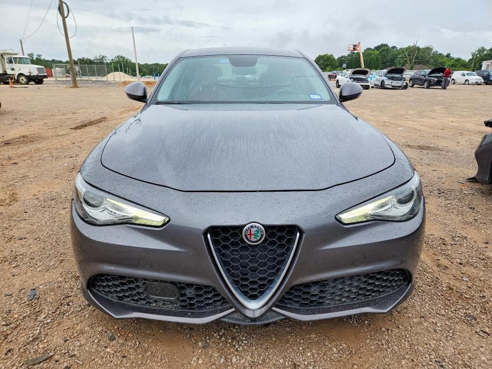 2018 ALFA ROMEO GIULIA TI 5